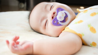 ベビー布団はいつまで使える？ 寝相が悪く寝返りの多い赤ちゃんには？背骨への影響も？